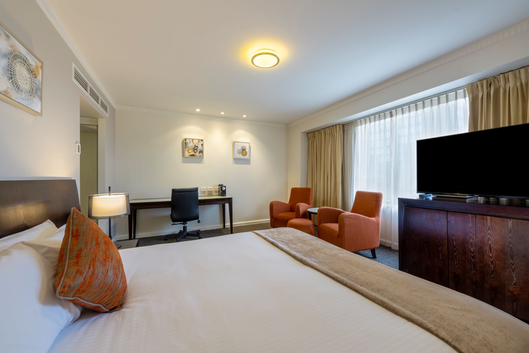 Click to view Executive King Plus