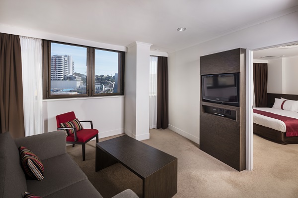 Click to view King Studio Suite